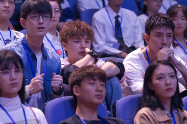 《创想季》贾乃亮演绎热血追梦少年?和庞瀚辰变铁哥们共同创业?