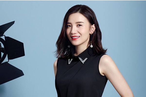 《盛装》讲述真实职场争斗剧情引关注?时尚总策划讲述幕后故事?