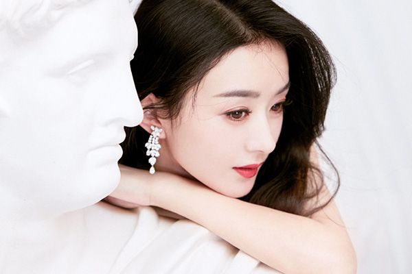 《有翡》中赵丽颖的腰火了?赵丽颖又拍新剧了?