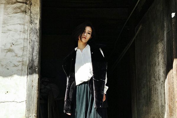 《左耳》马吟吟突破形象饰演问题少女?歌手出道的理工高材生?