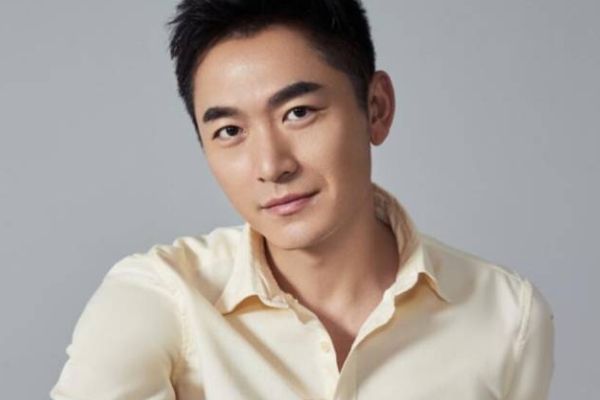 奇幻剧《满月之下请相爱》王汀饰演小姨沈薇薇?朱泳腾扮演陈默?