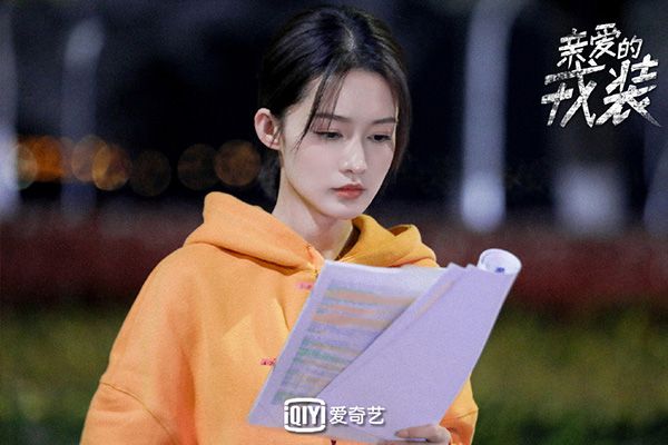 《亲爱的戎装》夏初的扮演者是李沁吗?李沁有怎样的影视代表作?