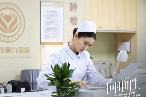《向阳而生》是一个女孩面对病魔的原型故事?幕后都有哪些艰辛?