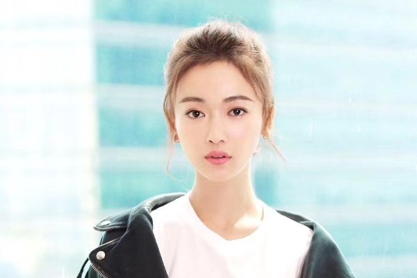 《传家》秦岚搭档吴谨言和张南?共同上演民国三姐妹跌宕起伏?