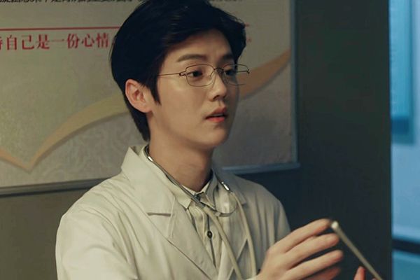 《在劫难逃》主要讲述什么剧情?赵彬彬扮演者鹿晗还有哪些作品?