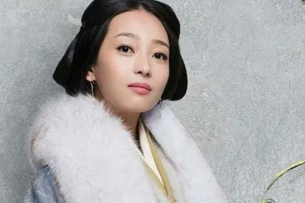 古装爱情剧《花溪记》红绯是魔教教主?红绯扮演者是演员王艺诺?