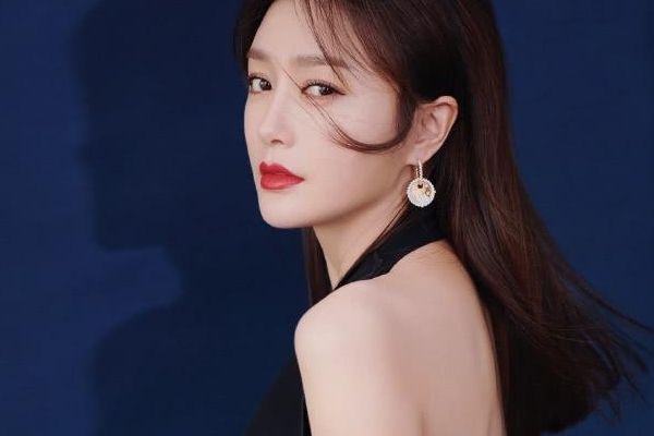 《理智派生活》秦岚王鹤棣领衔主演?共同演绎姐弟恋情CP感十足?