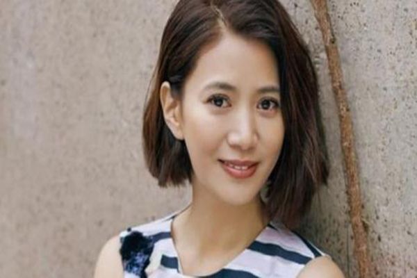 《盛装》袁咏仪谈中年女性接戏难?袁咏仪普通话成演戏最大门槛?