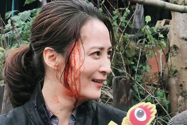 探班《迷雾追踪》蒋勤勤满脸是血?与周游携手探案?