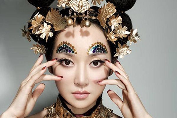 《最美逆行者》首部抗疫题材影视剧?萨顶顶献唱主题曲《同舟》?
