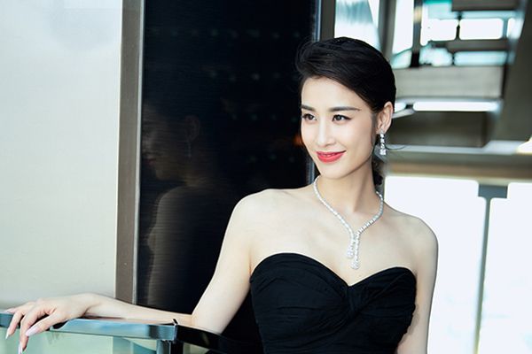 《岁岁青莲》45岁何润东再演古装剧?黄圣依特别出演配角穆海瑶?