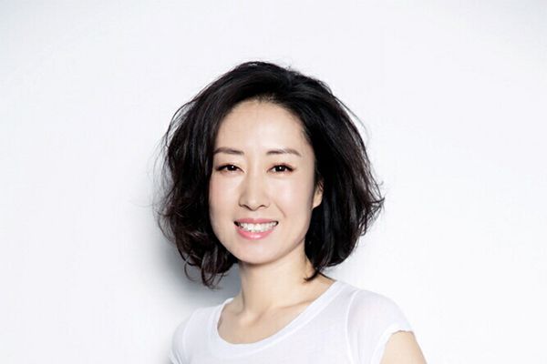 《小大夫》董子健张嘉倪男女主角引关注?配角刘敏涛也是实力派?