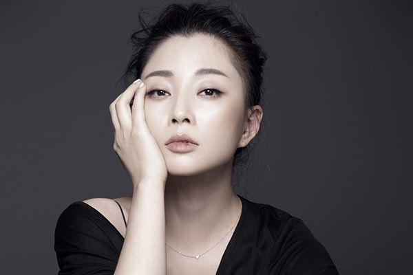 电视剧《人世间》郑娟扮演者是谁?演员殷桃演艺经历及主要作品?