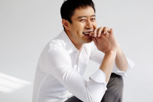 《乔家的儿女》刘钧扮演乔家父亲乔祖望?乔祖望是自私的父亲吗?