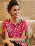 踮起脚尖吻到爱赵美龄