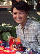 背着奶奶进城翠儿